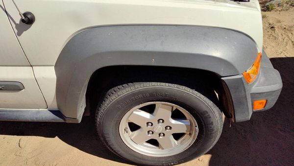 2005 06 Jeep Liberty Passenger Right Front Wheel Flare Moulding Oem From Fender — photo 5