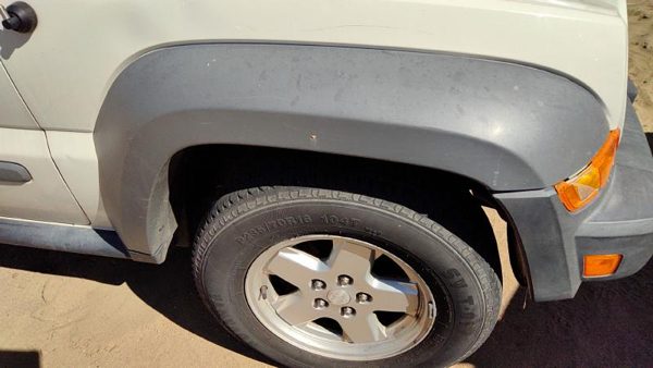 2005 06 Jeep Liberty Passenger Right Front Wheel Flare Moulding Oem From Fender — photo 6