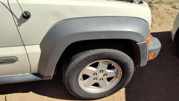 2005 06 Jeep Liberty Passenger Right Front Wheel Flare Moulding Oem From Fender — photo 3