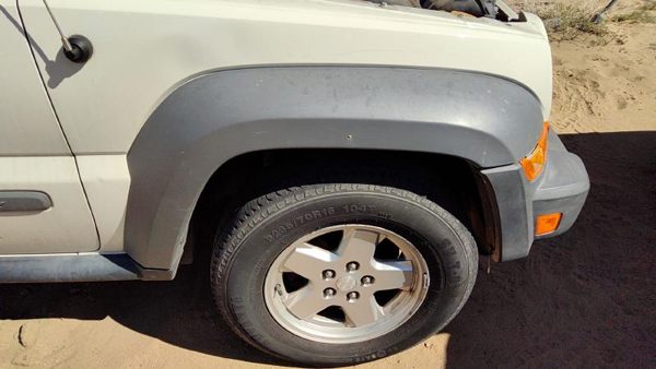 2005 06 Jeep Liberty Passenger Right Front Wheel Flare Moulding Oem From Fender — photo 4