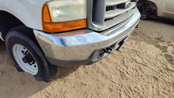 1999-2004 Ford F250 Super Duty Chrome Front Bumper With Brackets Assembly Oem — photo 5