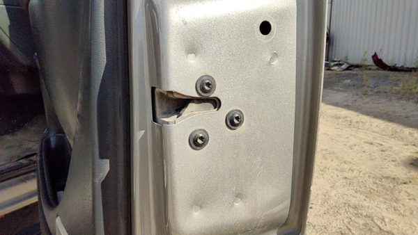 1999-2002 Sierra 2500 Hd Passenger Right Front Door Latch With Rods/Cables Oem — photo 1