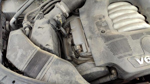 2001-2005 Vw Passat Passenger Right Cylinder Head Assembly Oem 2.8L 078103068Bm — photo 1
