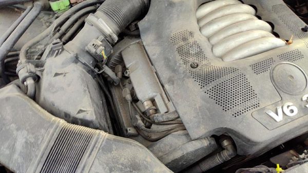 2001-2005 Vw Passat Passenger Right Cylinder Head Assembly Oem 2.8L 078103068Bm — photo 2