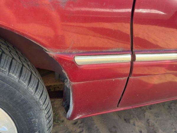 96 Chrysler Town and Country Passenger Right Quarter Molding Candy Apple Red PH2 — photo 5