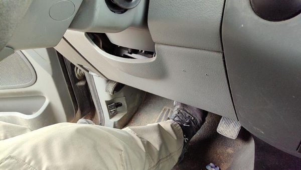 2006 Ford F150 Lower Dash Under Column Knee Bolster Trim Panel Oem Gray Me — photo 4