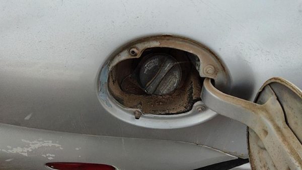 1997-1998 Ford Taurus Fuel Filler Neck Assembly With Gas Cap Oem F7dz9034aa — photo 3