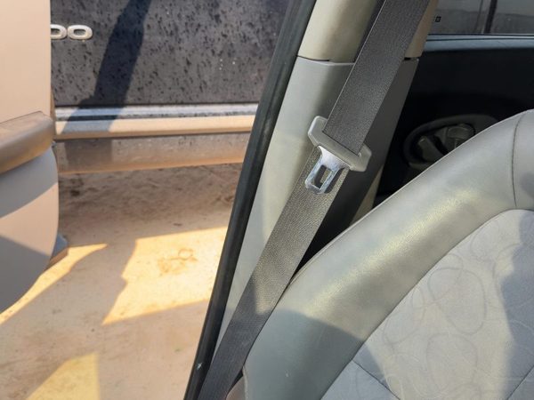 2002-2007 Saturn Vue Redline Passenger Right Lower B-Pillar Trim Gray 17D — photo 3