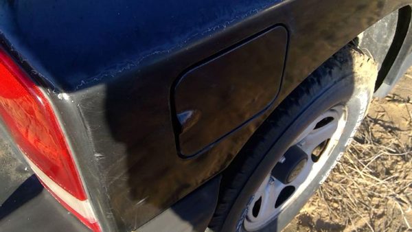 1996 Geo Tracker Fuel Tank Door With Hinge Gas Lid Oem Filler Black — photo 1