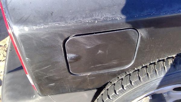 1996 Geo Tracker Fuel Tank Door With Hinge Gas Lid Oem Filler Black — photo 3