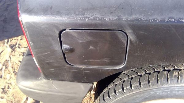 1996 Geo Tracker Fuel Tank Door With Hinge Gas Lid Oem Filler Black — photo 5