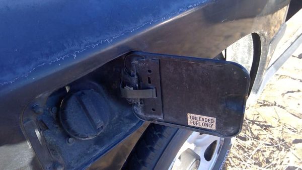 1996 Geo Tracker Fuel Tank Door With Hinge Gas Lid Oem Filler Black — photo 9