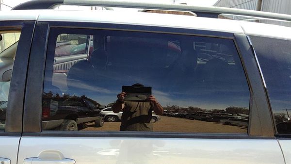 2004-2010 Toyota Sienna Driver Left Rear Side Window Door Glass Oem Back — photo 1