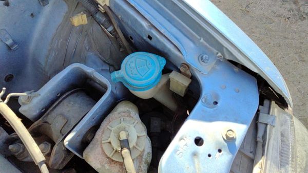 1988-1991 Honda Civic Windshield Washer Fluid Reservoir With Pump Oem Wiper Tank — photo 3