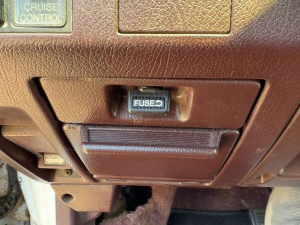 1986-1989 Honda Accord LX Sedan Fuse Cover with Cubby Dash Mauve Red OEM — photo 4