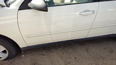 2005 Chevrolet Malibu Front Door LH White 40U