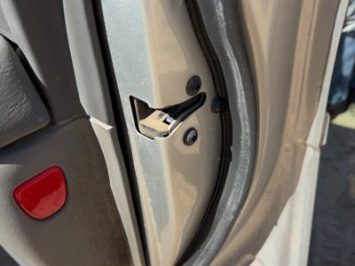 2005 Cadillac Deville Front Door Latch RH