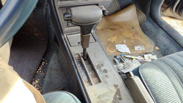 88-91 Olds Cutlass Calais Floor Shifter Lever Shift Unit Automatic Transmission — photo 2