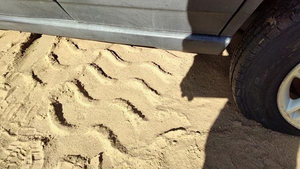 2004 Jeep Grand Cherokee Driver Left Lower Rocker Panel Moulding Side Skirt Oem — photo 2