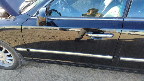 2005 Hyundai XG350 Front Door LH Black — photo 1