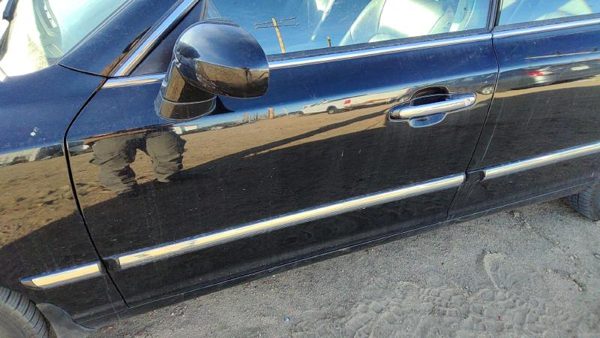 2005 Hyundai XG350 Front Door LH Black — photo 5