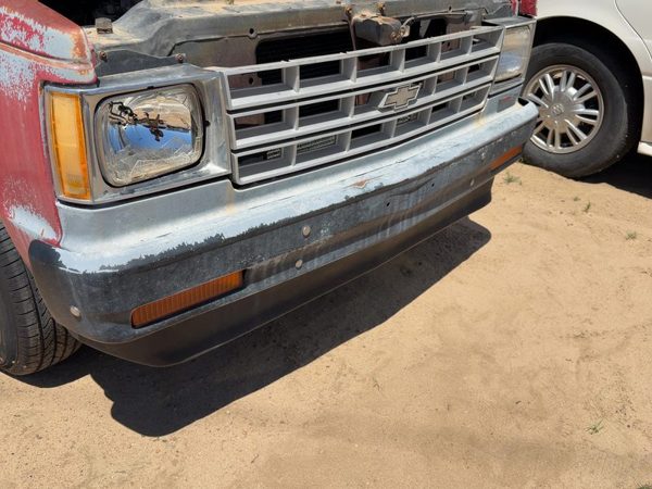 1982-1990 Chevy S10 Pickup Front Bumper With Brackets Assembly Oem 14030576 — photo 4