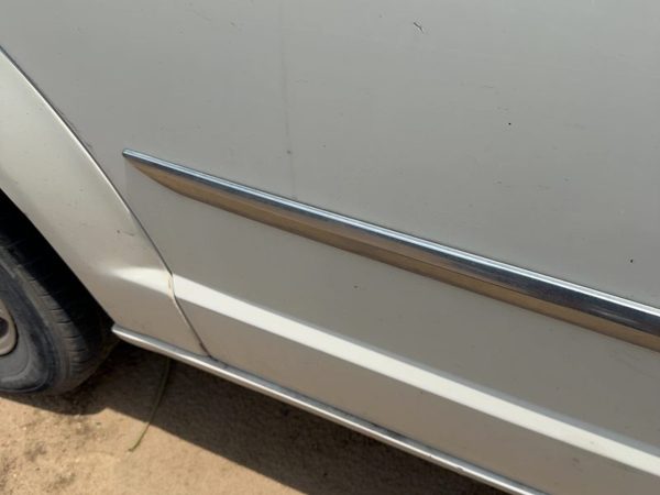 12 Town & Country Passenger Right Rear Moulding From Door Oem Back Trim Strip — photo 5