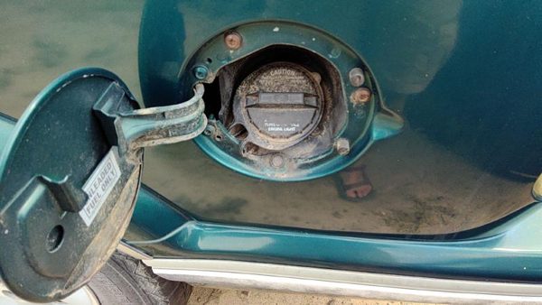 1995-1996 S10 Blazer Fuel Filler Neck Assembly With Gas Cap Oem 15712084 — photo 2
