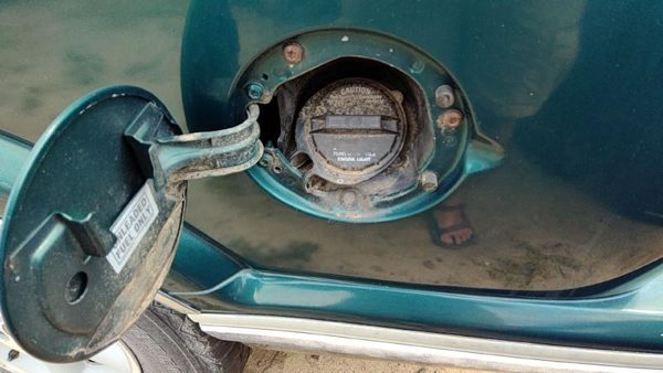 1995-1996 S10 Blazer Fuel Filler Neck Assembly With Gas Cap Oem 15712084 — photo 1