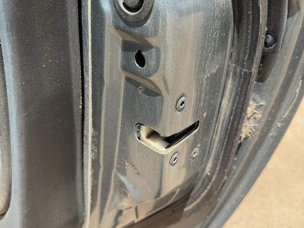 07 Eclipse Passenger Right Front Door Latch With Rods/Cables Oem Hatchback — photo 4