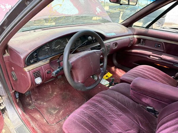1994 Olds Eighty-eight 88 — vehicle photo 4