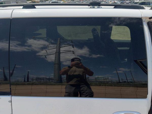 96-00 Town & Country Passenger Right Rear Side Window Door Glass Back Privacy — photo 2