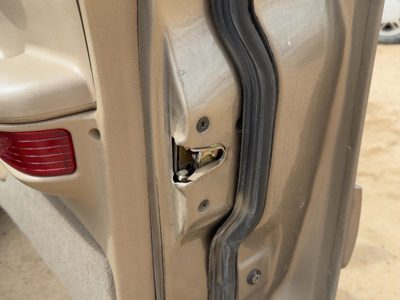 98-02 Grand Marquis Passenger Right Front Door Latch With Rods/Cables Oem