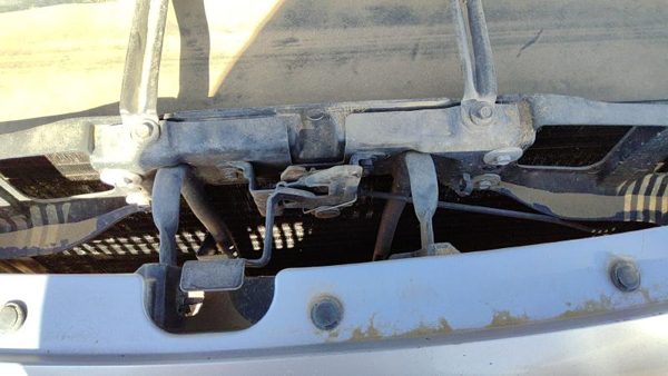 2000-2004 Buick Lesabre Buick Lesabre Hood Latch Assembly With Bracket Oem — photo 3