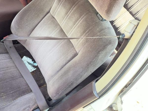 86-89 Accord Lx Driver Left Front Seat Belt Retractor Oem Shoulder Sedan Maroon — photo 1