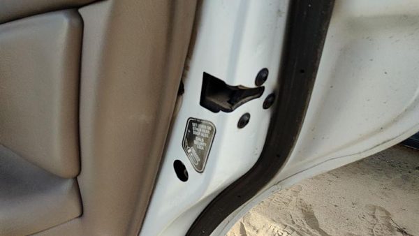 1997-2004 Buick Regal Passenger Right Rear Door Latch With Rods/Cables Oem Back — photo 4