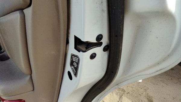 1997-2004 Buick Regal Passenger Right Rear Door Latch With Rods/Cables Oem Back — photo 3