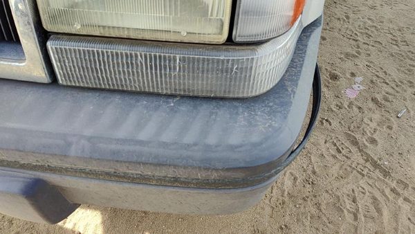 93-96 Jeep Grand Cherokee Driver Left Front Turn Signal Light Lamp Lower Mounted — photo 1