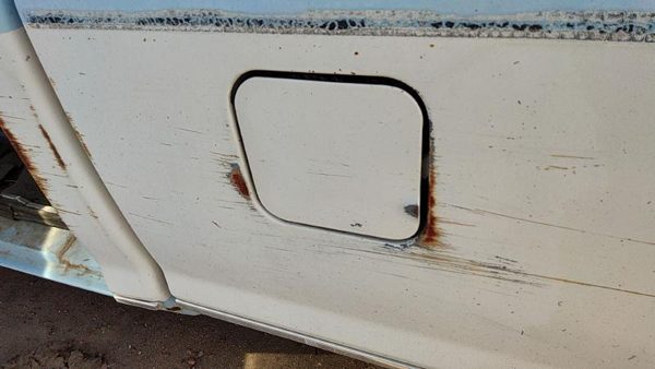86-92 Ford Ranger Fuel Tank Door With Hinge Gas Lid Oem Filler White — photo 1