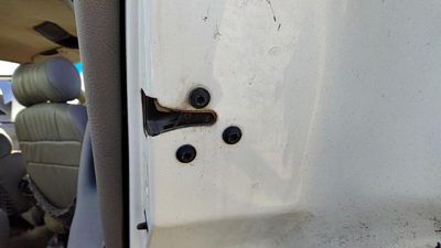 92-99 Pontiac Bonneville Passenger Right Rear Door Latch With Rods/cables Back