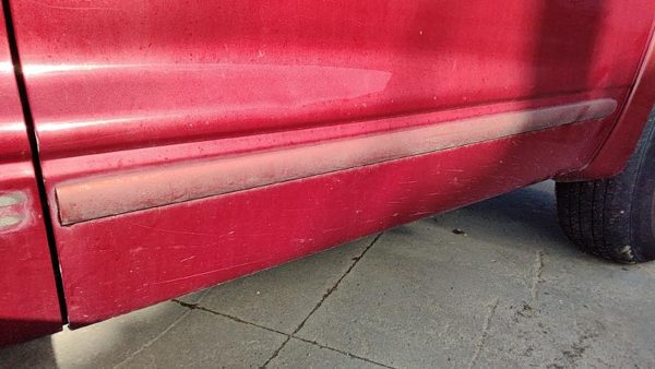 98-02 Dodge Durango Passenger Right Front Moulding From Door Oem Trim Strip Red — photo 1