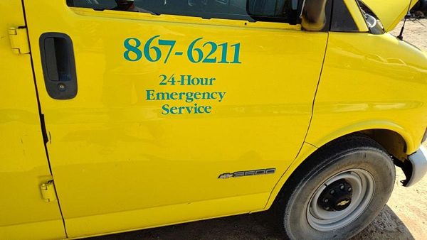 2002 Chevy Express 3500 Front Door RH Yellow — photo 4