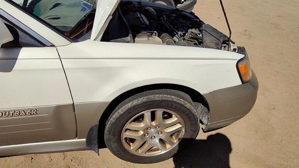2000 Subaru Legacy Fender RH Outback White 8Y3 — photo 3