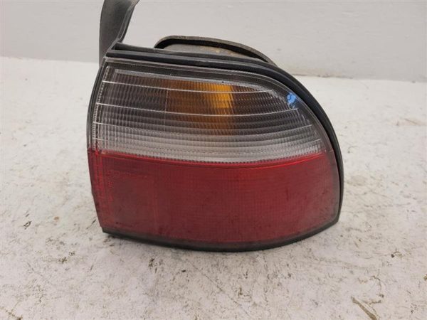 96-97 Honda Accord Passenger Tail Light Brake Lamp Coupe Quarter Panel Mounted — photo 1