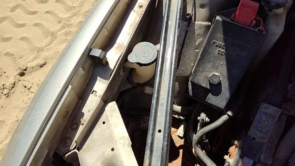 98-04 Buick Century Windshield Washer Fluid Reservoir With Pump Oem Wiper Tank — photo 3