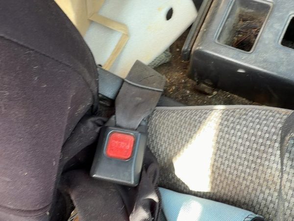 1987-1988 Toyota FX Passenger Right Front Seat Belt Buckle Receiver OEM Gray — photo 1