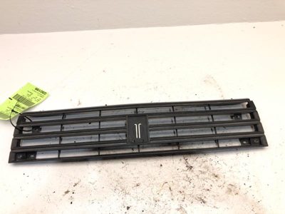 1987-1989 Olds Toronado Trofeo Front Grille Oem Black 01642767