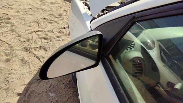 04-08 New Style Malibu Driver Left Power Side Mirror Door Mounted White 40U — photo 7