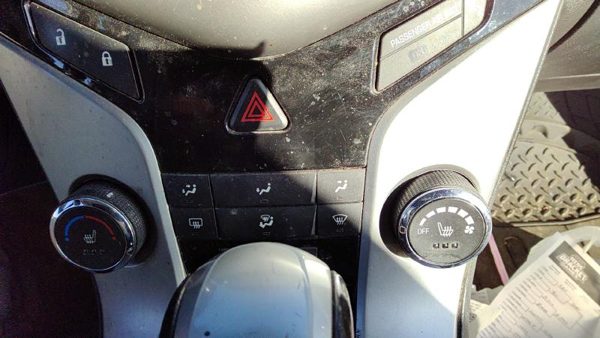 2012-2016 Chevy Cruze Temperature Control Module In Dash Heater Ac Head Unit Oem — photo 3