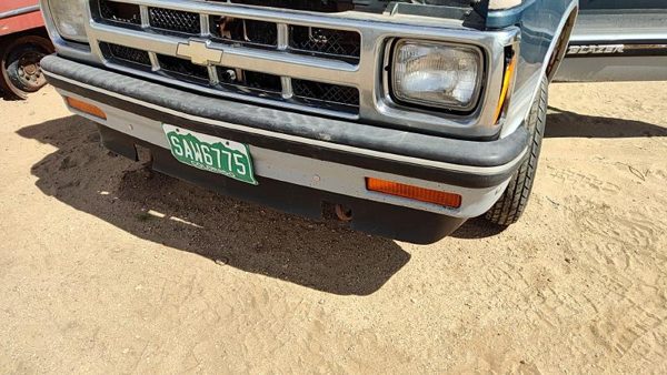 1991-1994 Chevy S10 Blazer Front Bumper Assembly Oem 15961869 — photo 3